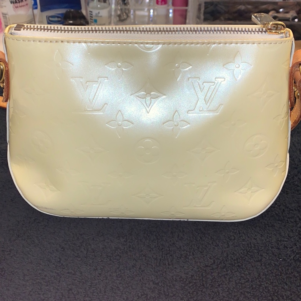 SOLD- Louis Vuitton Vernis Minna Street Pearl